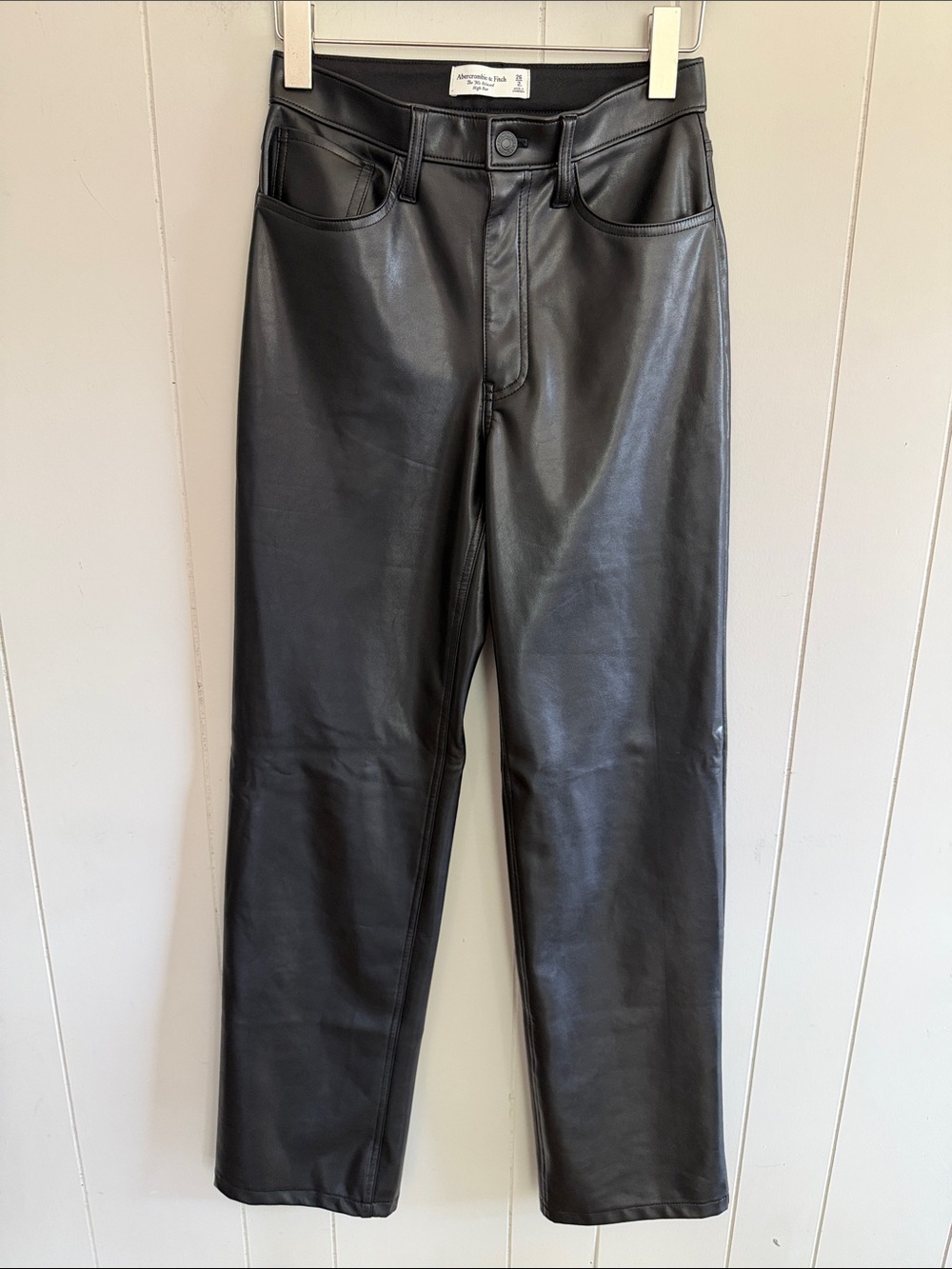 Abercrombie & Fitch Faux Leather 90s Relaxed High Rise Pants Size 2 Edgy Chic
